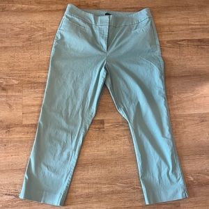 Ann Taylor Green crop pant